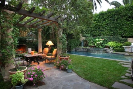 Beautiful Romantic Backyard Garden Ideas You Have To Try 26